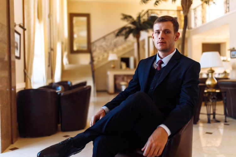 What Color Pants Can You Wear With Brown Shoes?